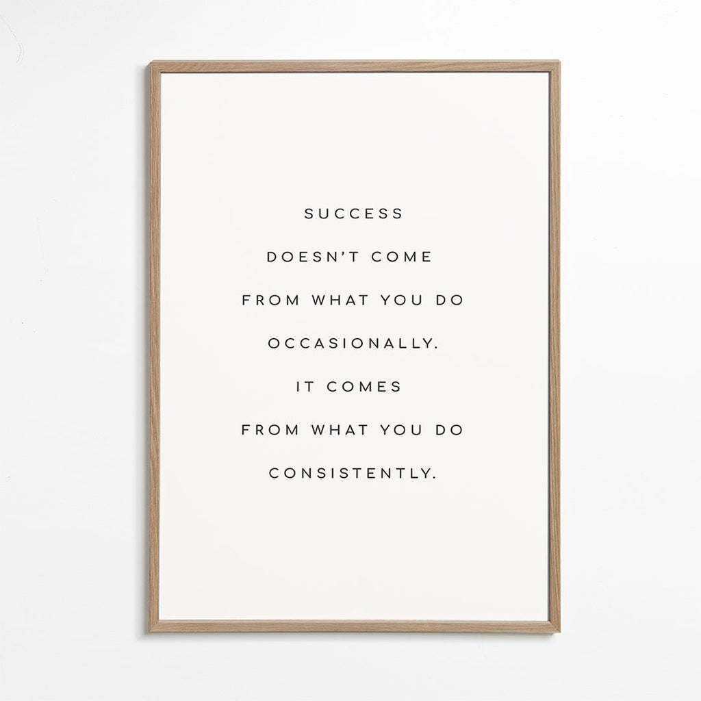 Minimalistisk affisch med centrerat motivationscitat