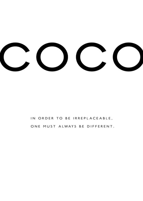 Svartvit poster med COCO-citat