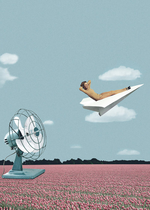 Illustration pappersflygplan över rosa fält