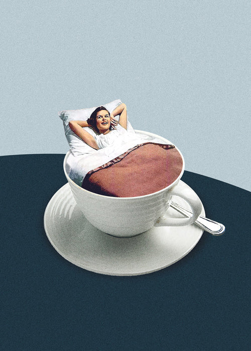 Kökskonst: jättemuggs-kollage med avslappnad figur
