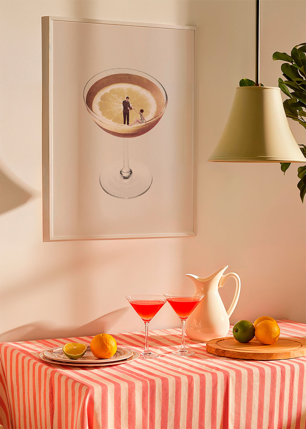 Kökskonst med cocktailglas och citron