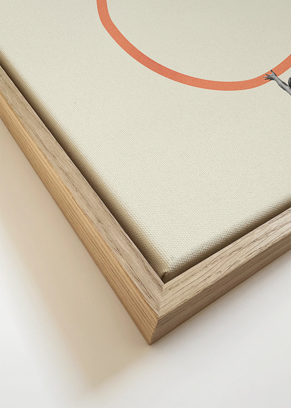 Minimalistisk konst med figurer och orange ringar