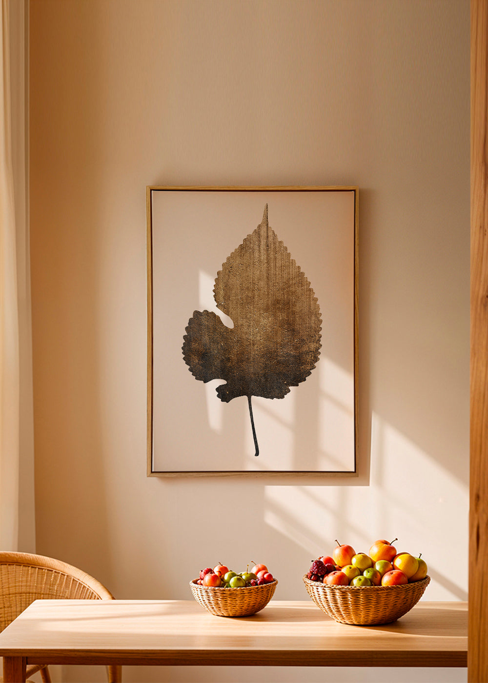 Botanisk print med texturerat guldband
