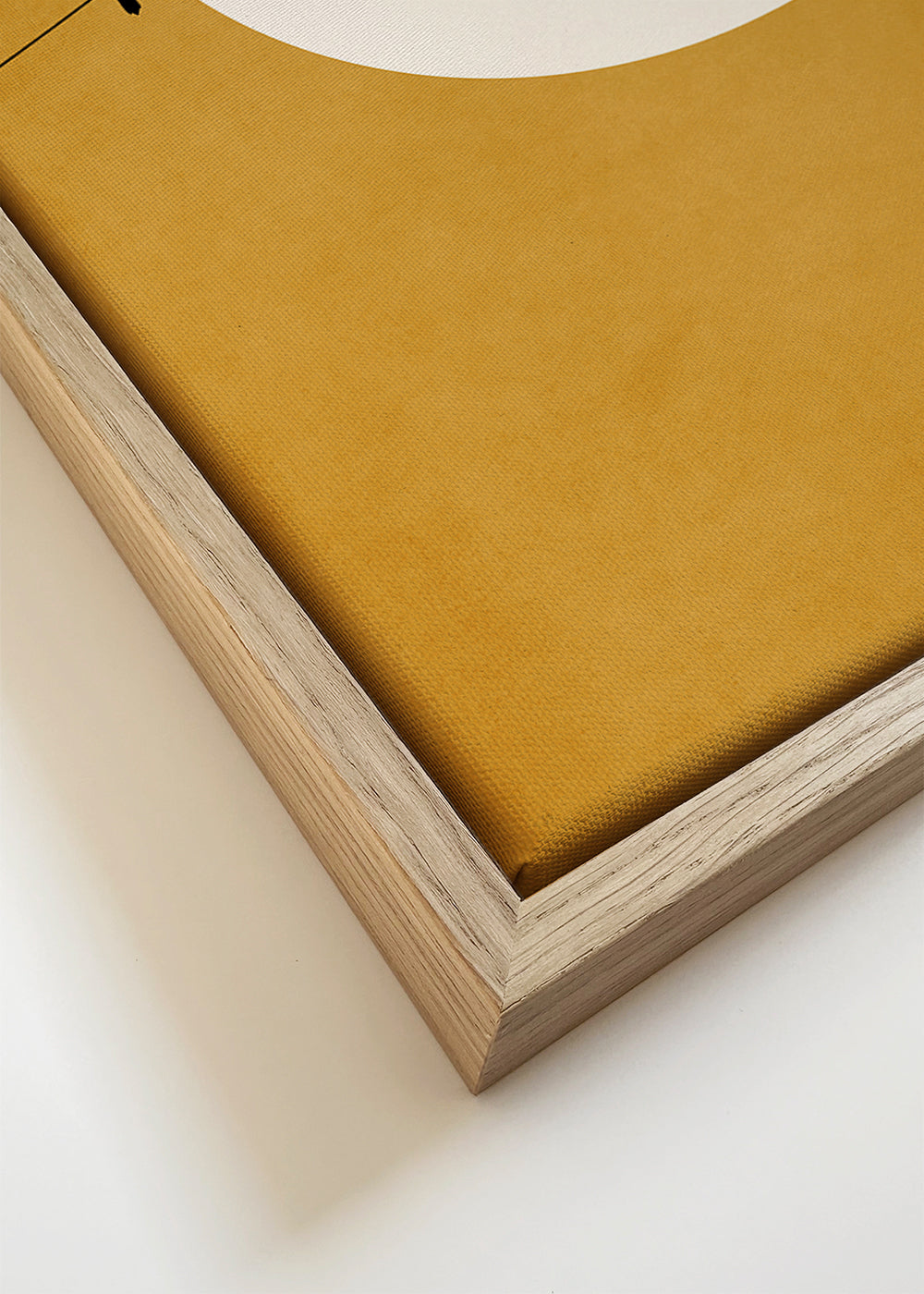 Konstverk fågelsilhuetter på en tråd