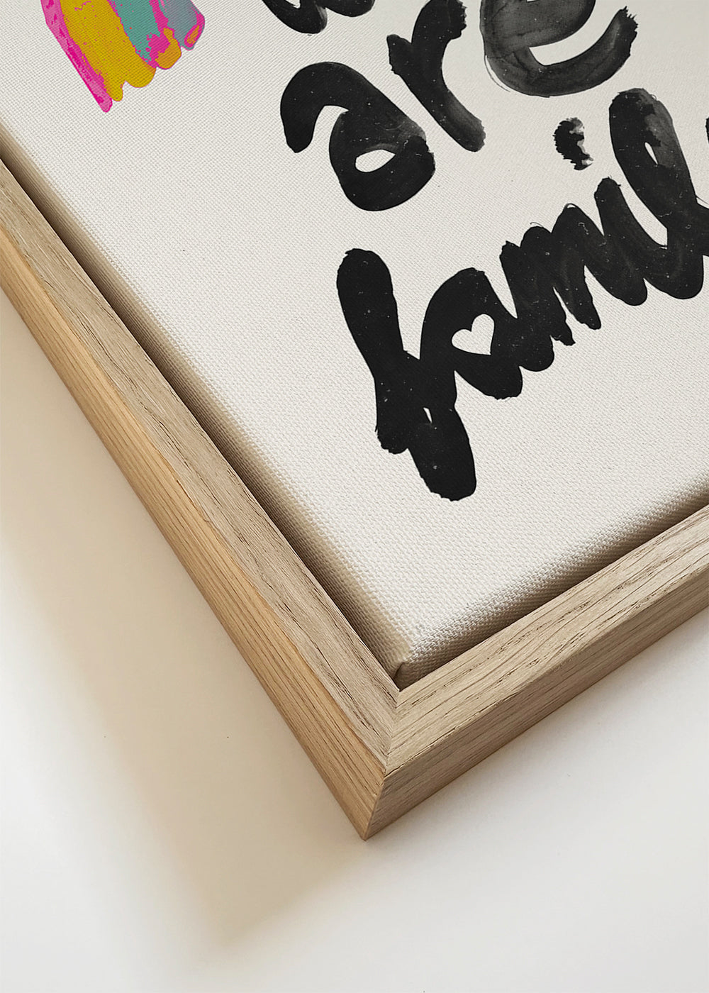 Illustration 'We are family' målad regnbåge