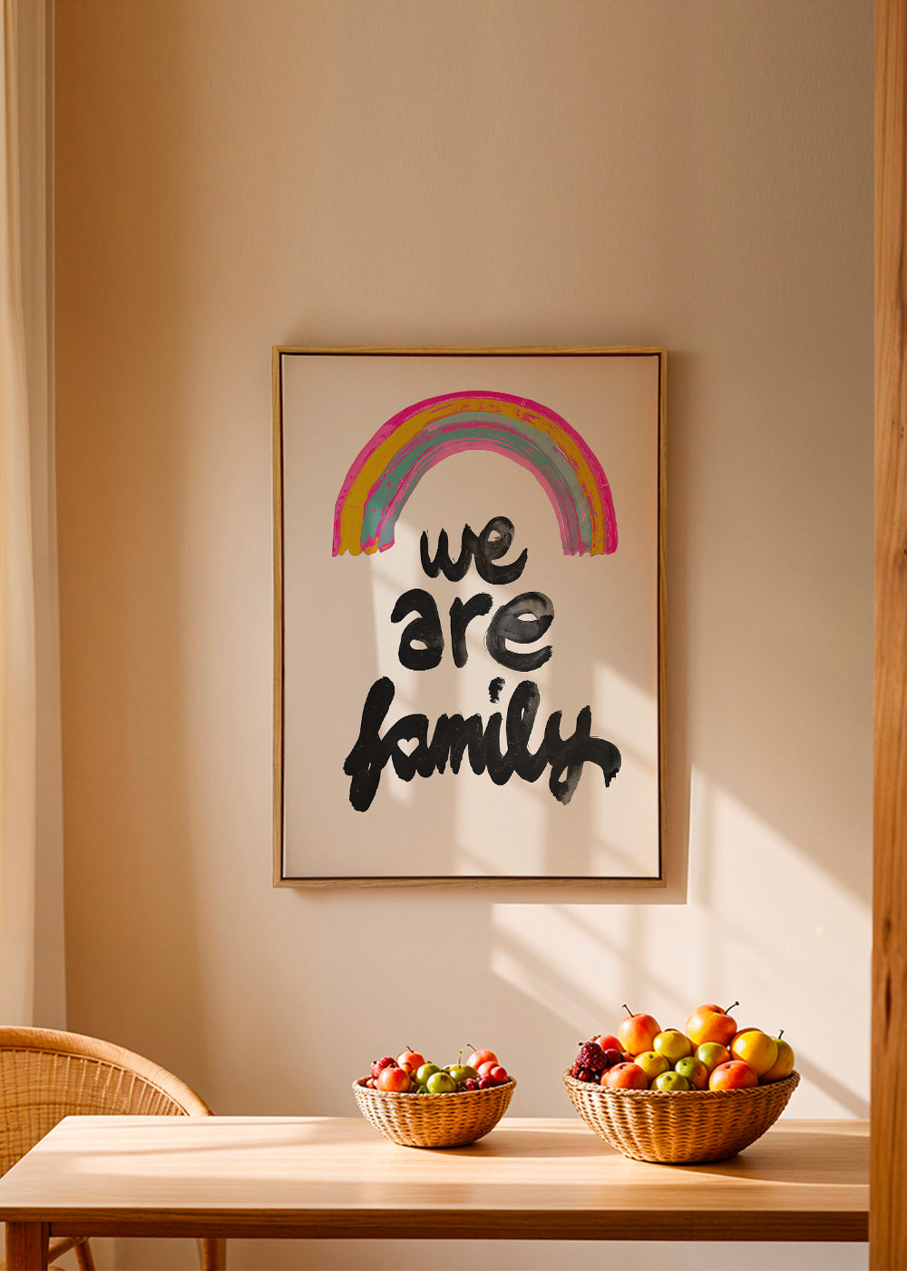 Illustration 'We are family' målad regnbåge