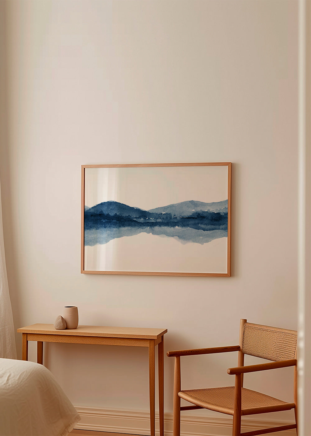 Akvarellandskap med berg och spegelreflektion