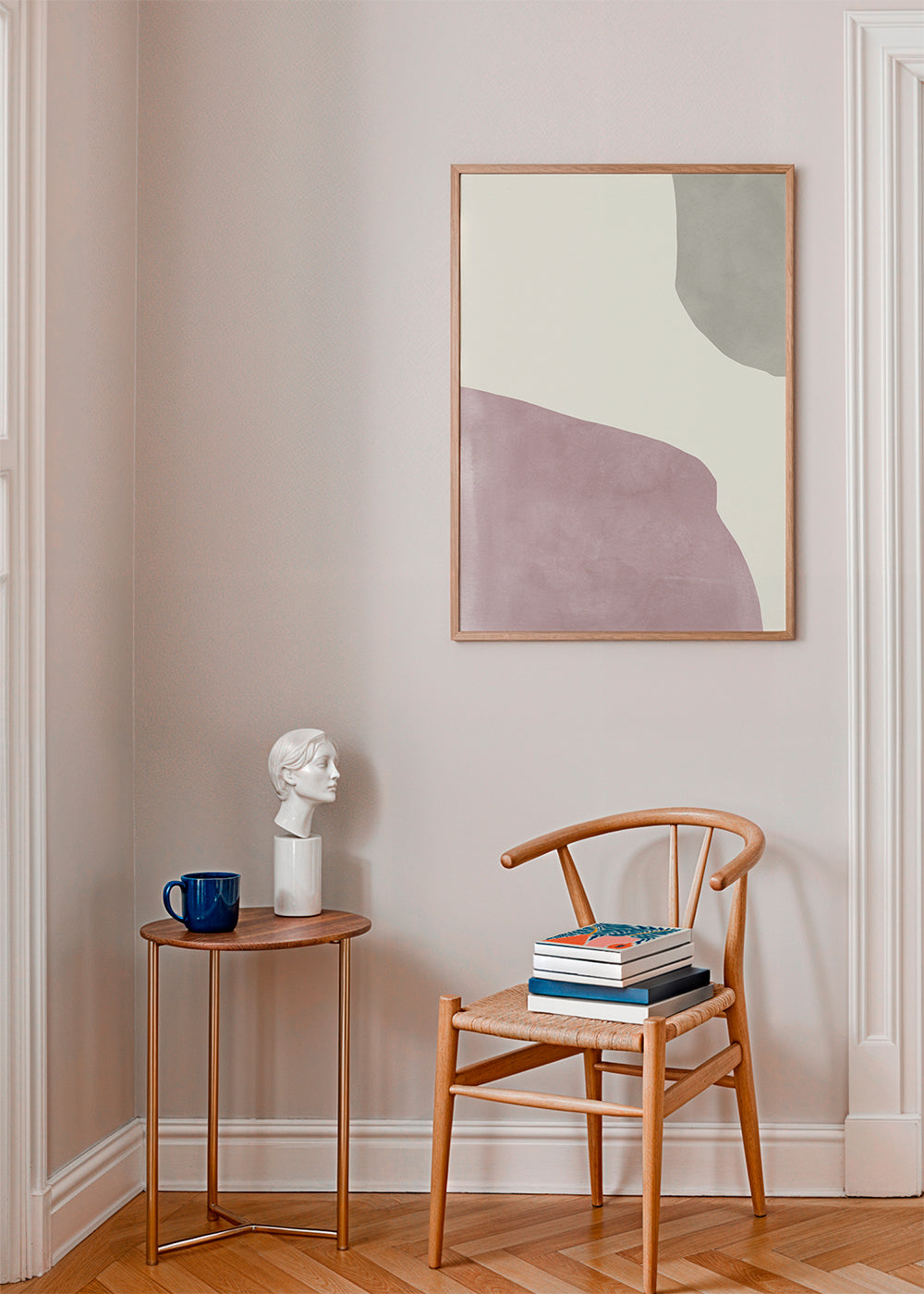 Abstrakt konst i pastellrosa och mjuk grå