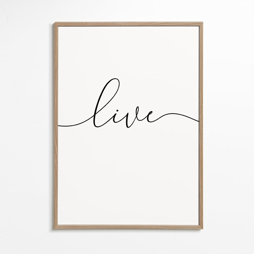 Minimalistiskt konsttryck med texten 'Live'