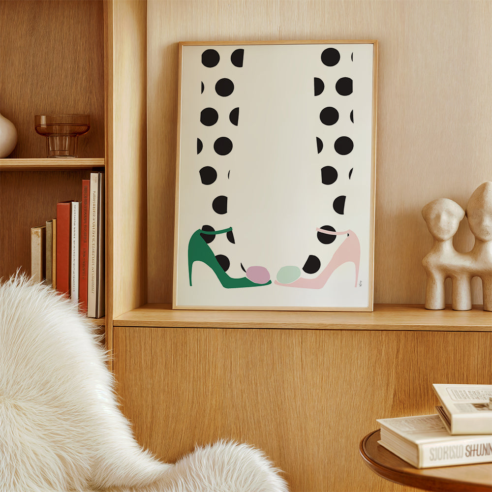 Illustration av skor med prickar