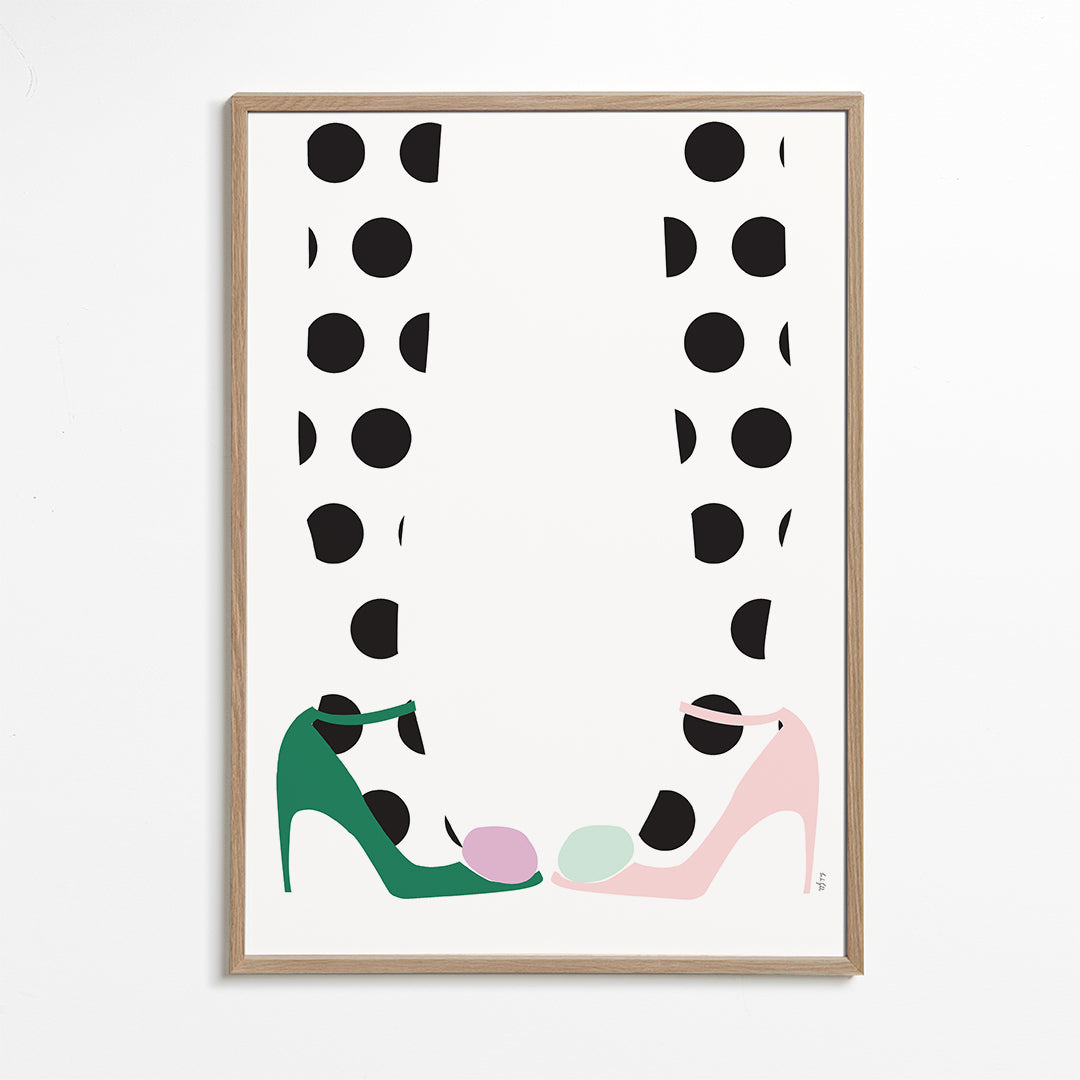 Illustration av skor med prickar