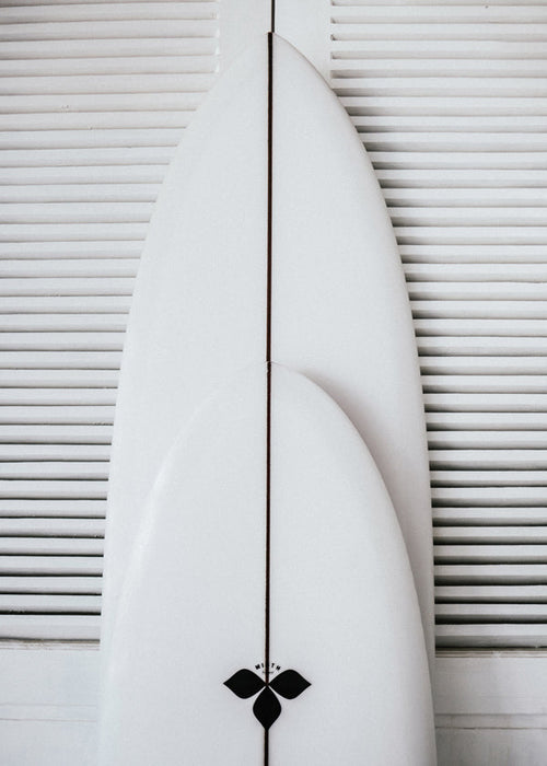 Sportkonst: minimalistiska surfbrädor