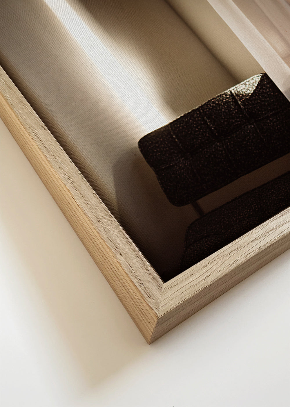 Fotografi av fönster och gardin med mjukt ljus