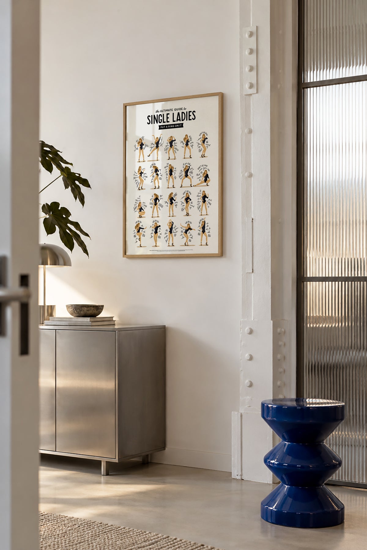 Single Ladies - Framed poster in an interior