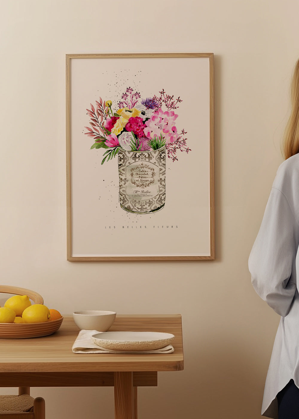 Botanisk print i vintageburk med akvarellbukett