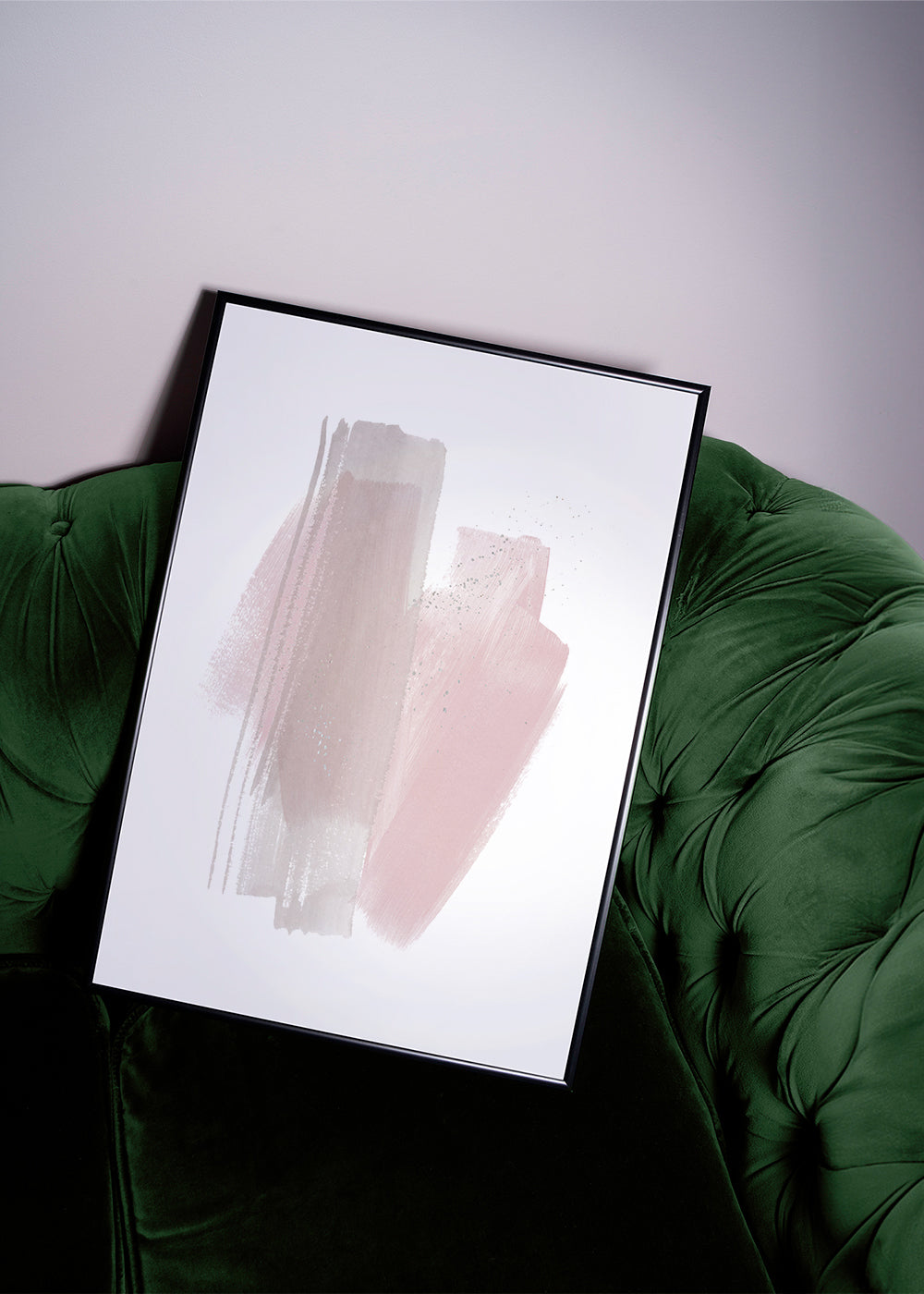 Abstrakt konst med rosa och beige penseldrag
