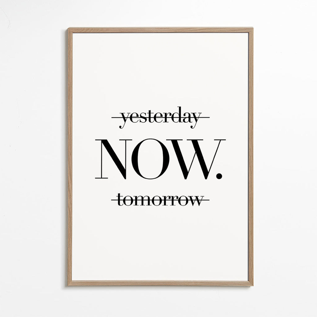 Minimalistisk design NOW typografi