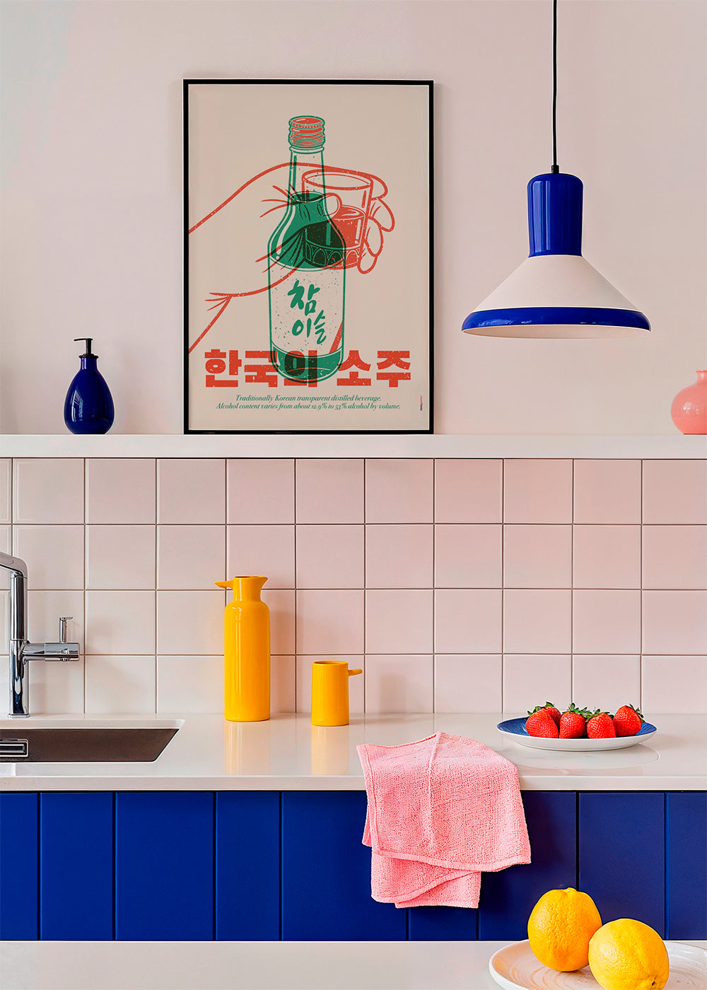 Kökskonst med illustrerad soju-flaska