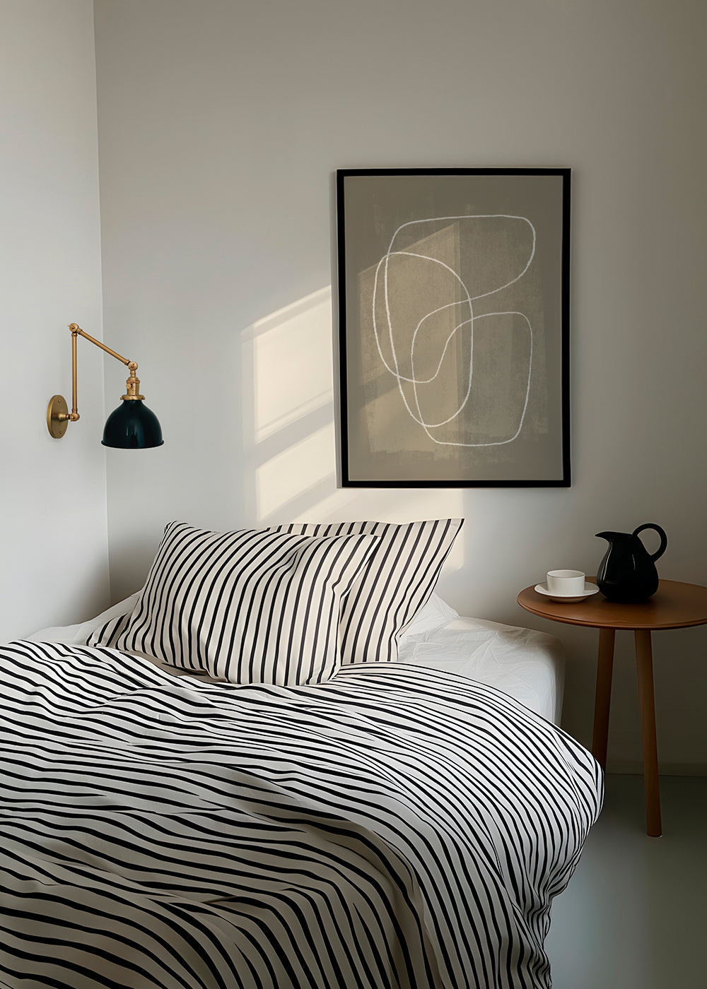 Minimalistisk design organiska linjer beige
