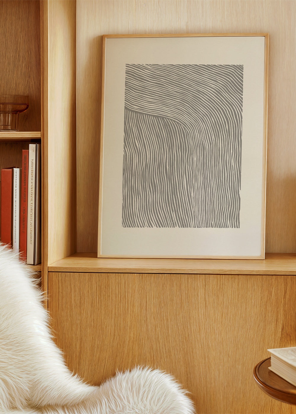 Minimalistisk affisch med vågiga linjer