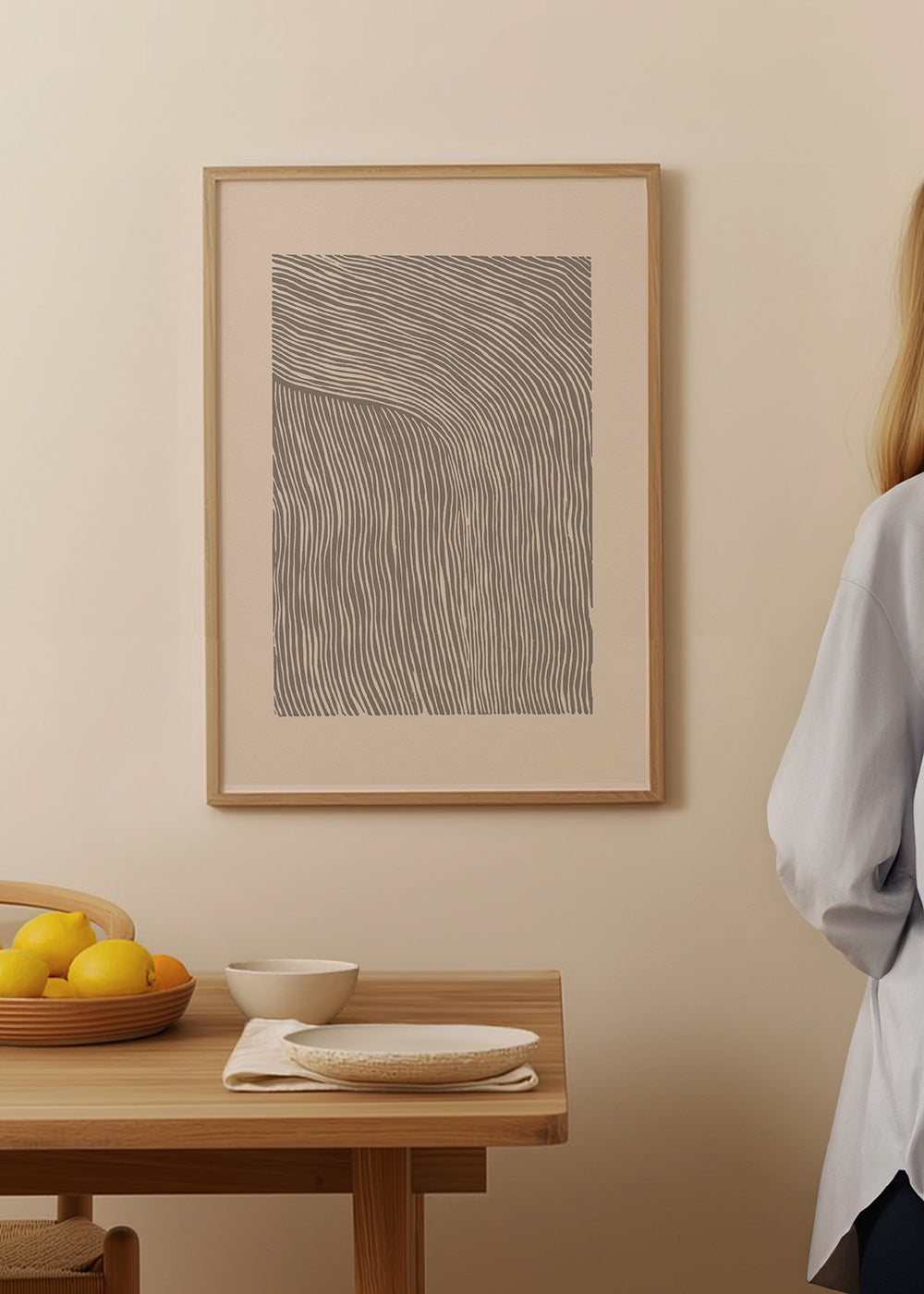 Minimalistisk affisch med vågiga linjer