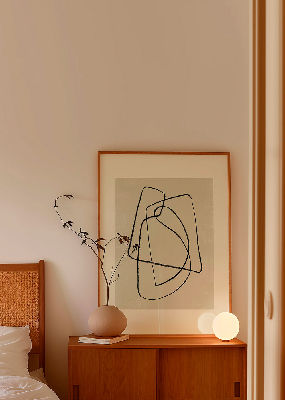 Minimalistisk print svarta streck på beige