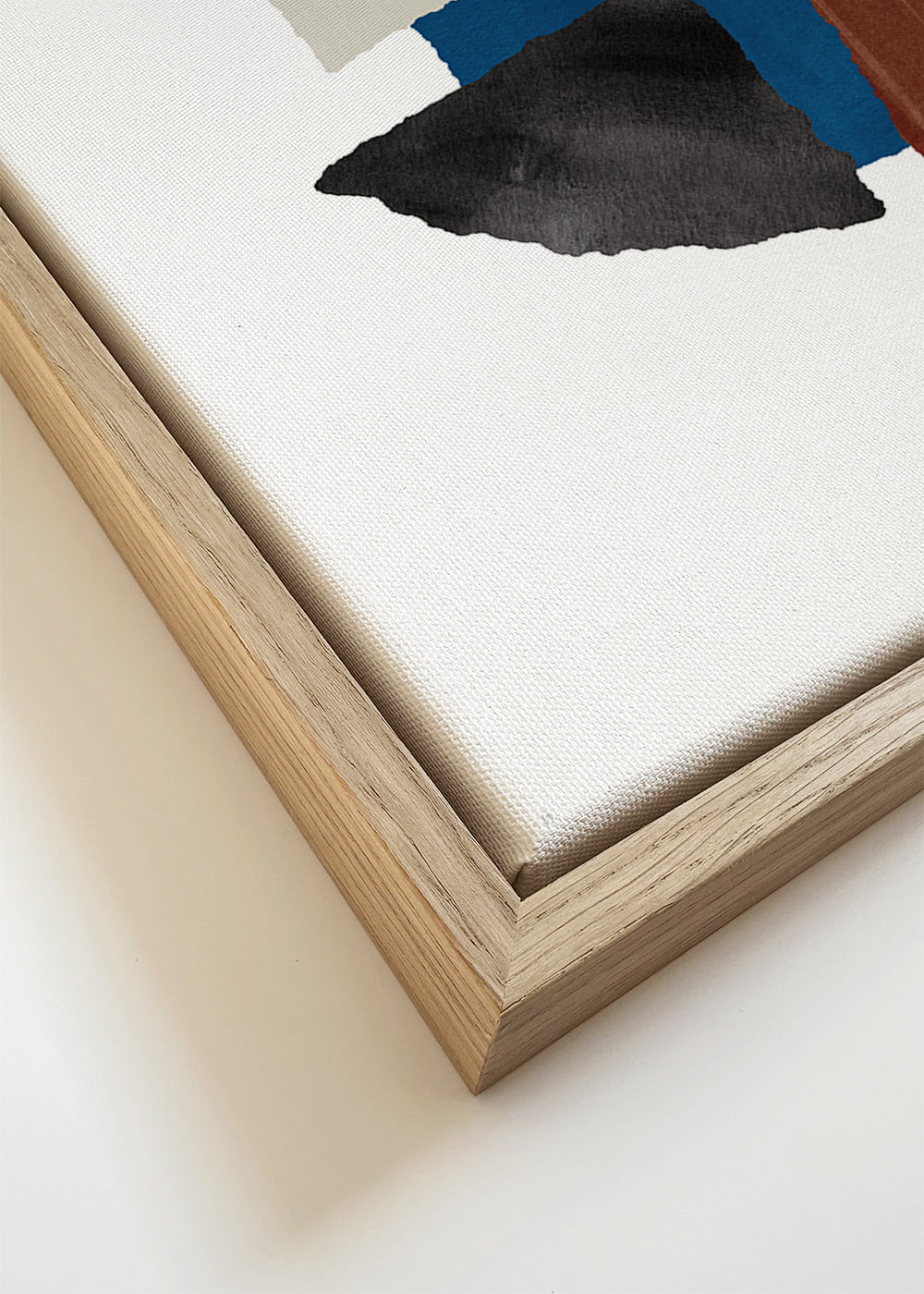 Abstrakt vertikalt verk med beige och röda drag