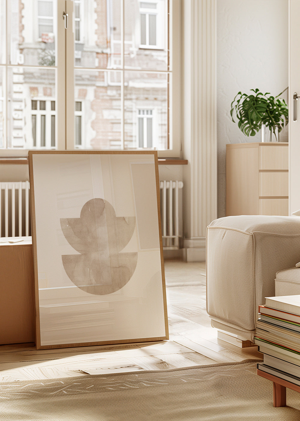 Abstrakt konstverk med beige akvarellformer