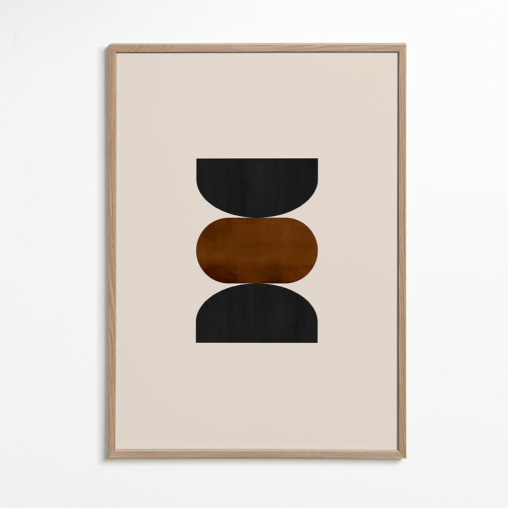 Geometrisk poster staplad i beige, rust och svart
