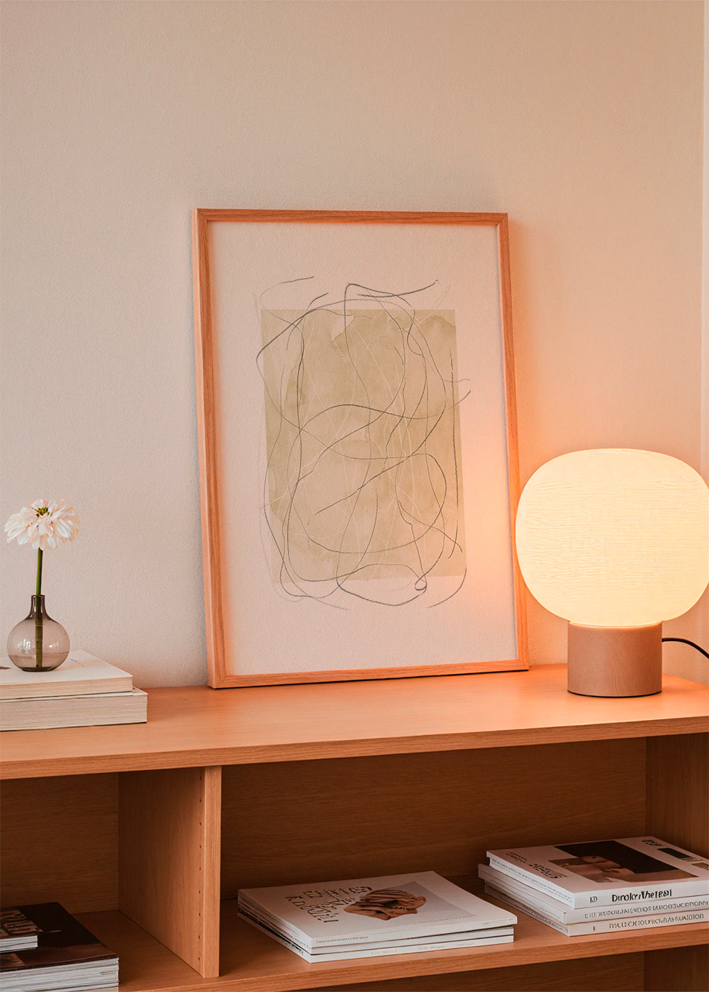 Abstrakt konstverk beige med linjära drag