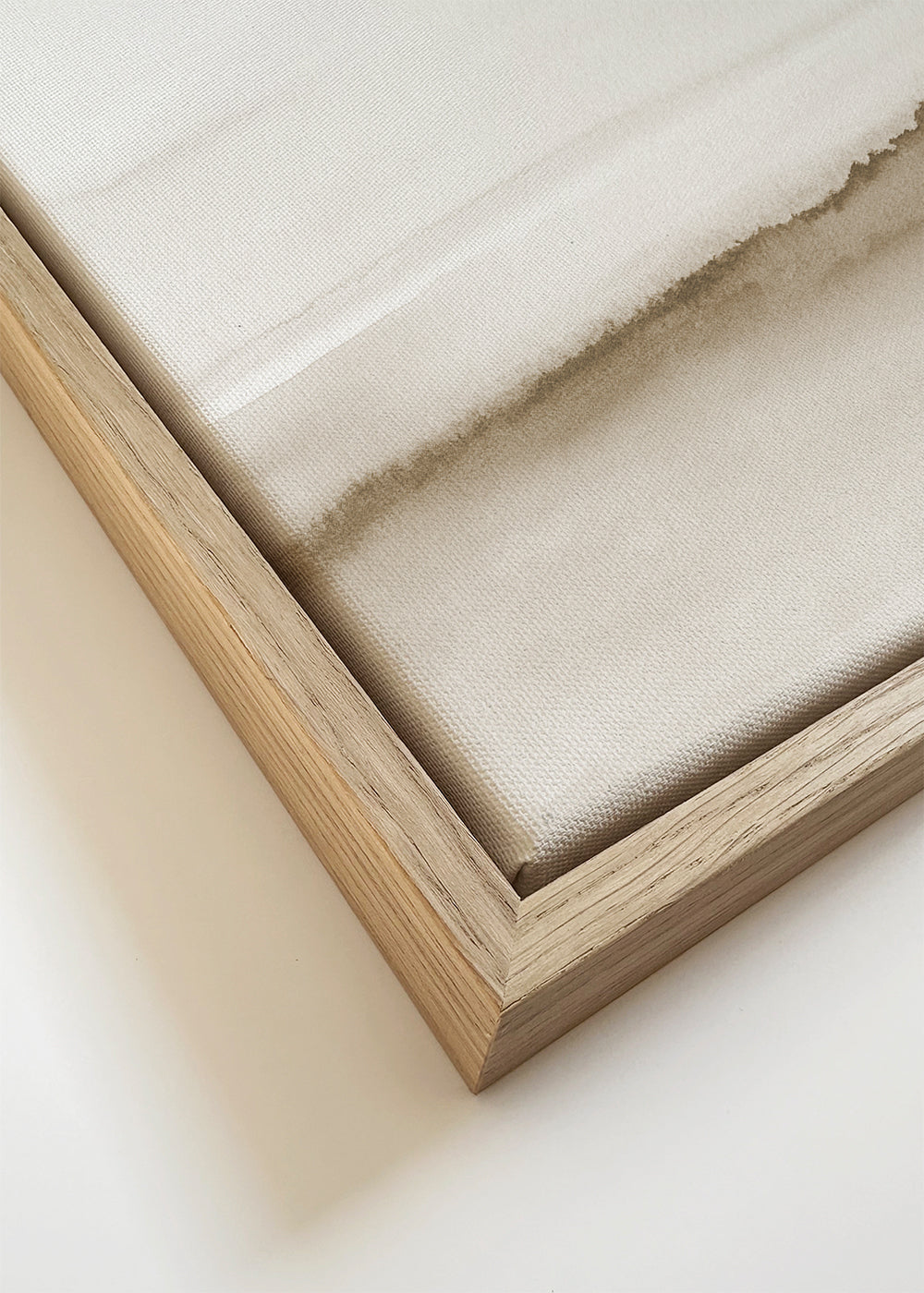 Akvarellandskap i beige med minimalistisk karaktär