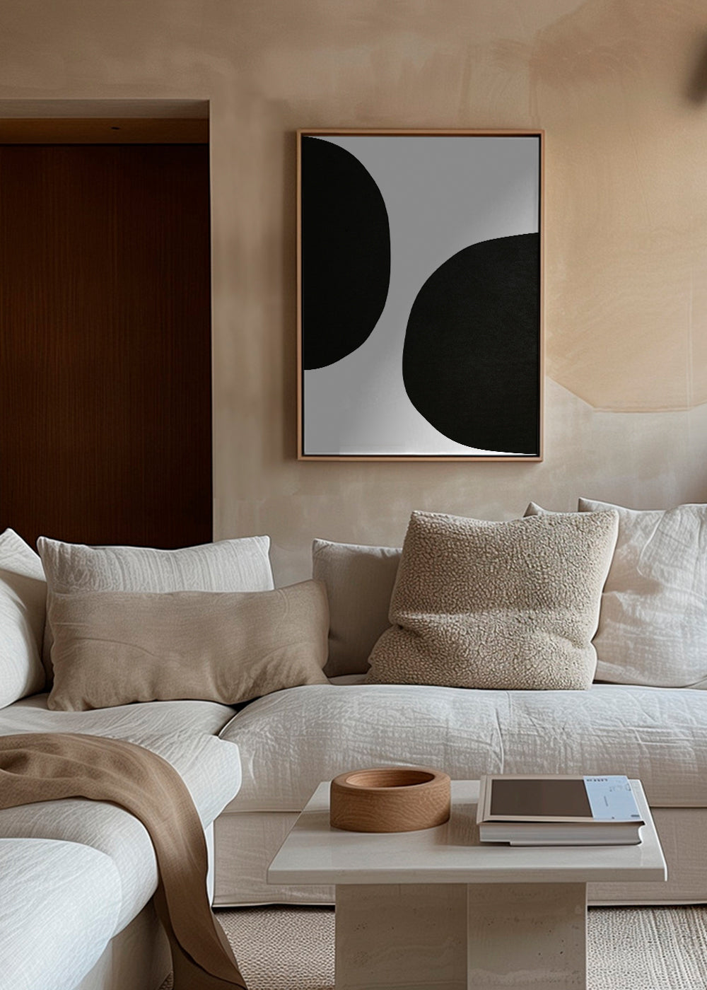 Minimalistisk design med organiska svarta former