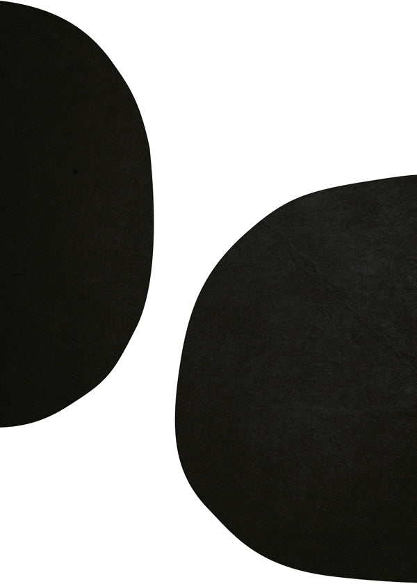 Minimalistisk design med organiska svarta former