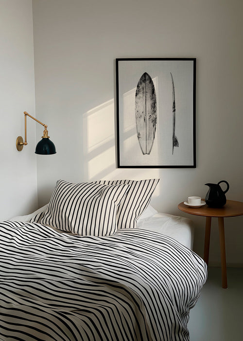Sportkonst surfbräda svartvit