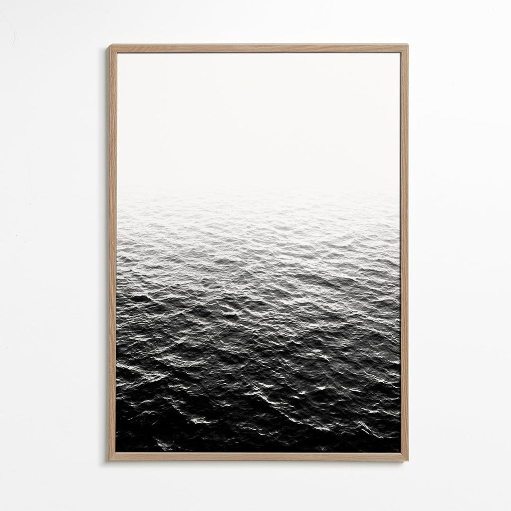 Svartvit fotografi av havet