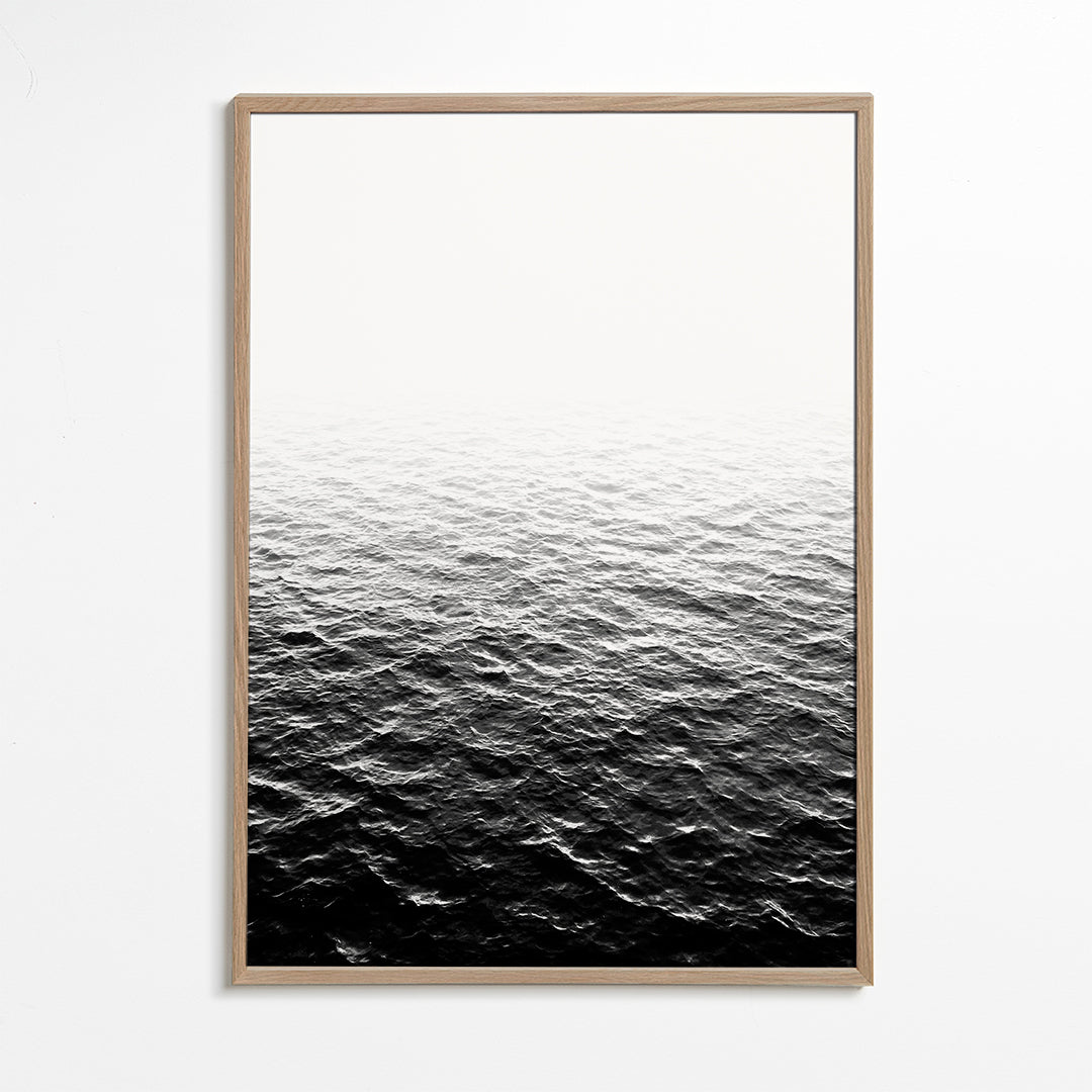 Svartvit fotografi av havet