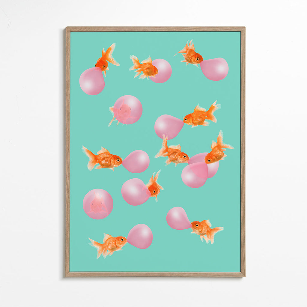 Konstverk guldfisk med rosa bubblor