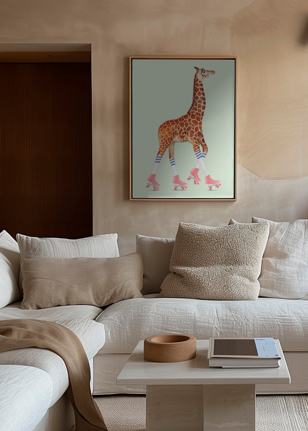 Konst giraff på rosa rullskridskor