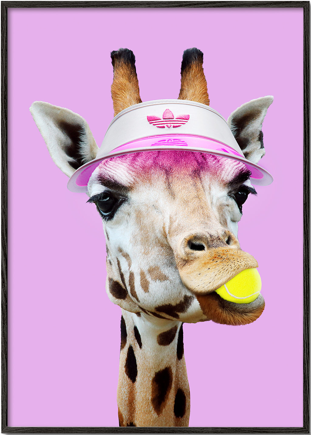 Giraff-tennisporträtt med rosa visir