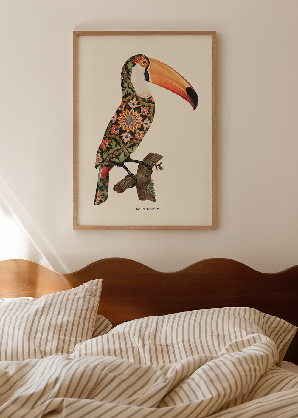 Boho-tukan med mönstrad fjäderdräkt