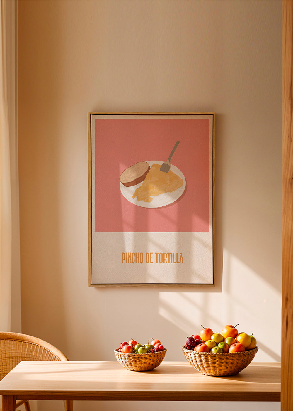 Kökskonst: pincho tortilla på rosa bakgrund