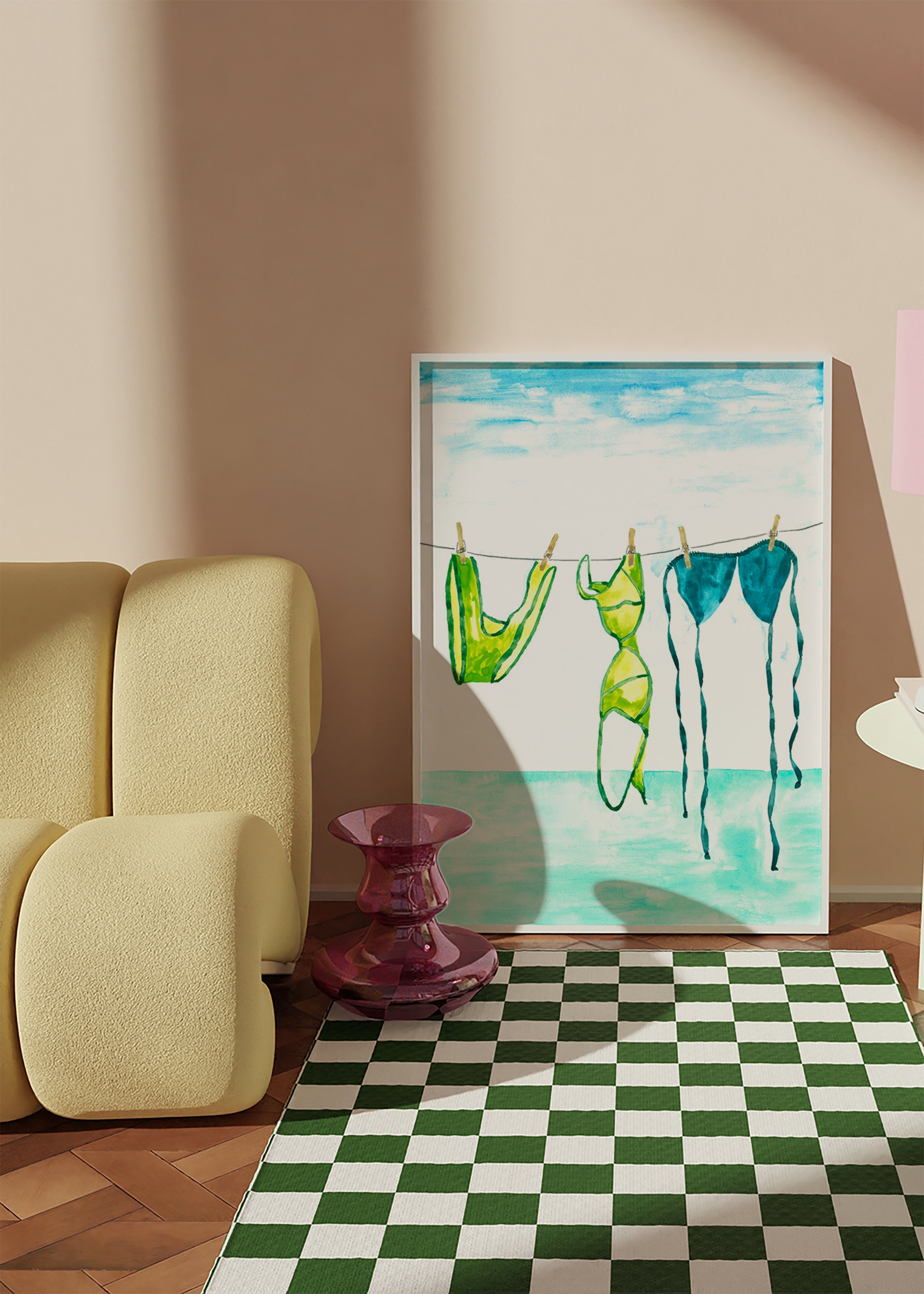Illustration av bikinis hängda vid stranden