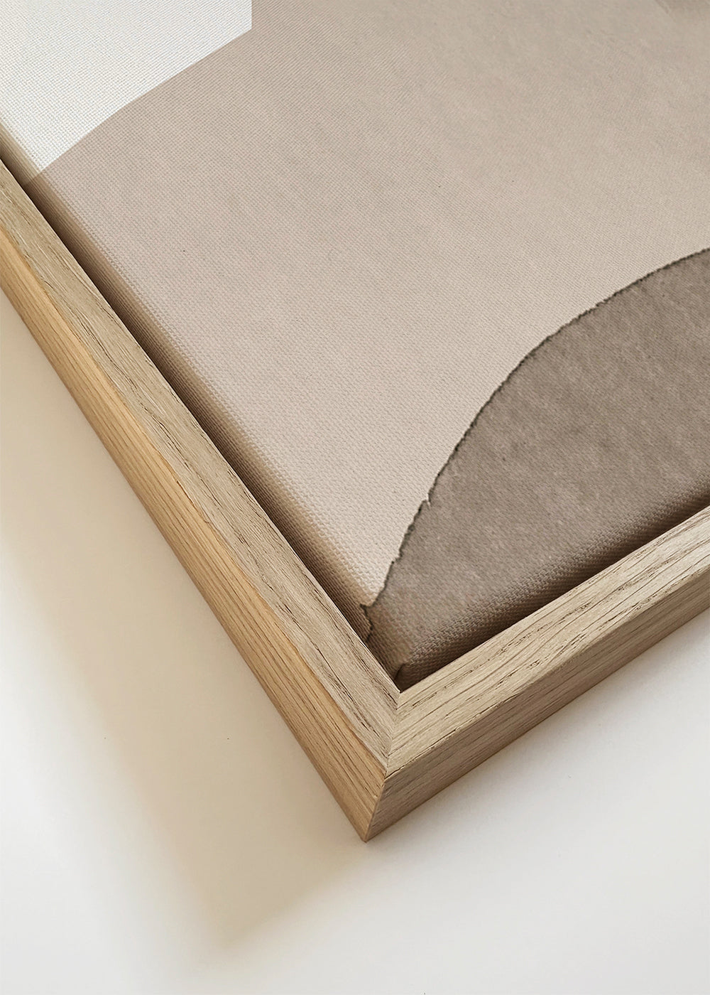 Abstrakt konst i beige och blå med lager av former