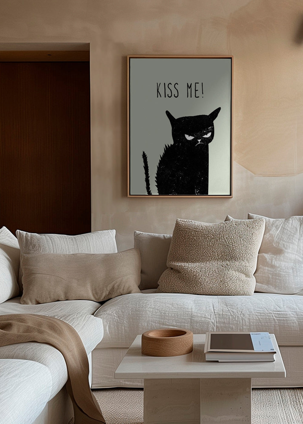 Kattillustration med texten 'Kiss Me'