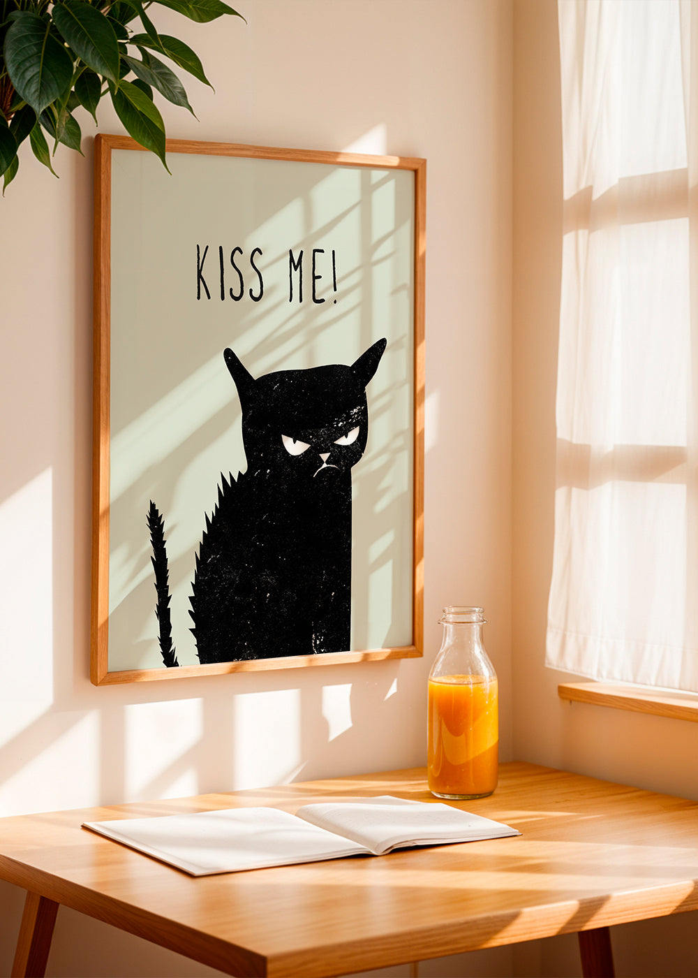 Kattillustration med texten 'Kiss Me'