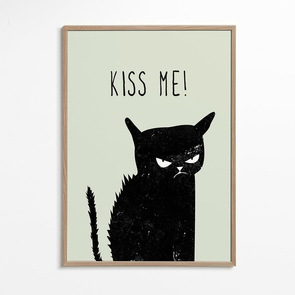 Kattillustration med texten 'Kiss Me'
