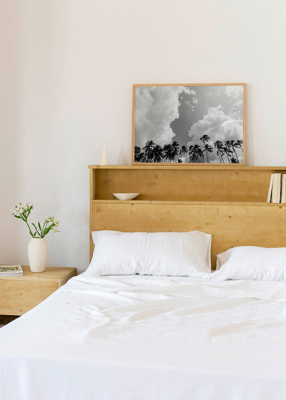 Landskapskonst med palmer och dramatisk himmel – Product1