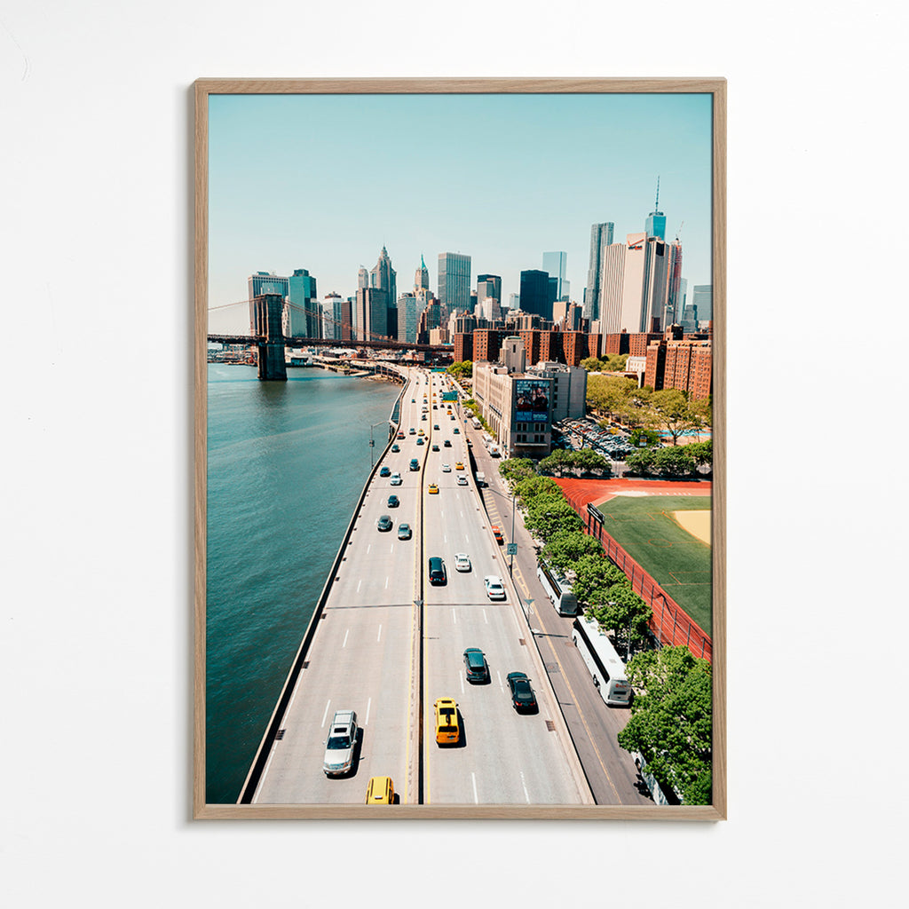 Kökskonst: skyline och bro från ovan – Oak Frame