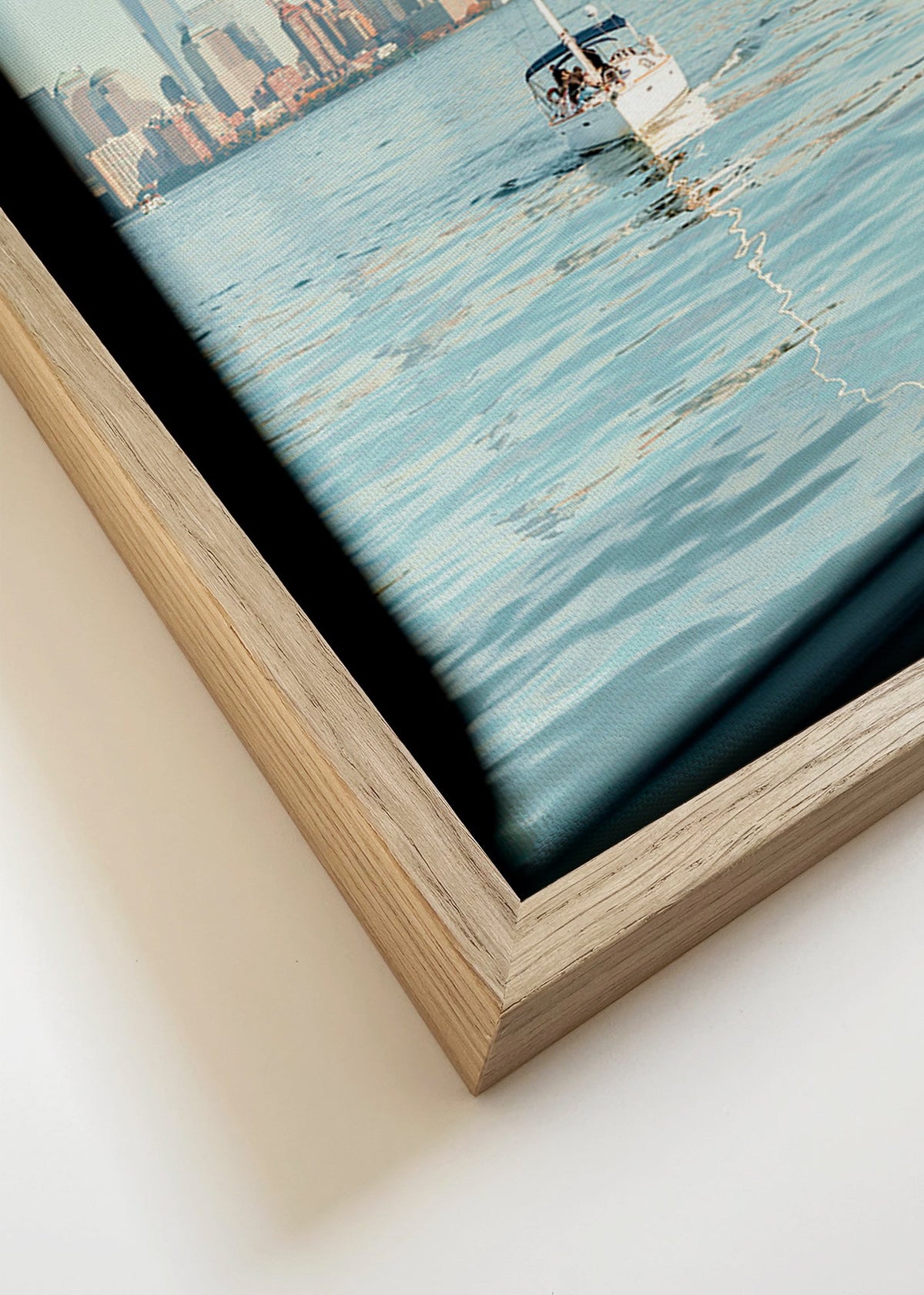 Reseaffisch med segelbåt och stadssiluett – Canvas detail
