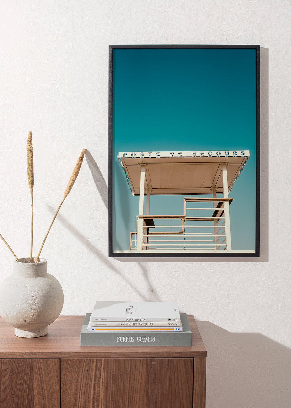 Fotografi livräddartorn mot blå himmel – Product3